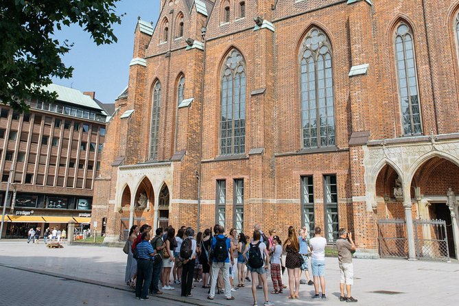 The Local Tour of Hamburg Historic Centre - Stop 1: Hamburg Town Hall, where the story starts