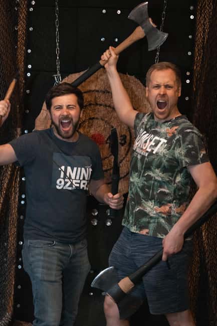 Throw axes & enjoy drinks in Cologne's first axe-throwing bar - WoodCutter Köln: how the 1-hour session really works