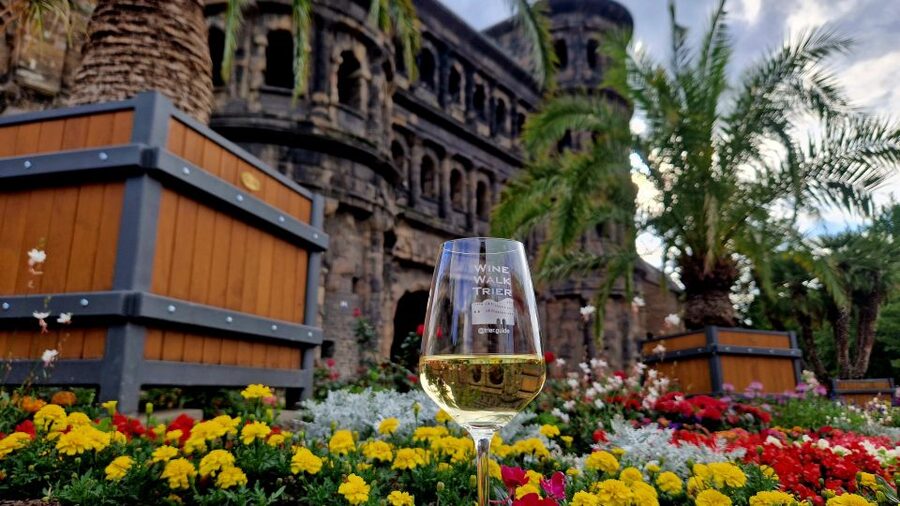 Trier: Guided City Walk with Wine Tasting - Porta Nigra: where your walk turns Roman and your tastings get context