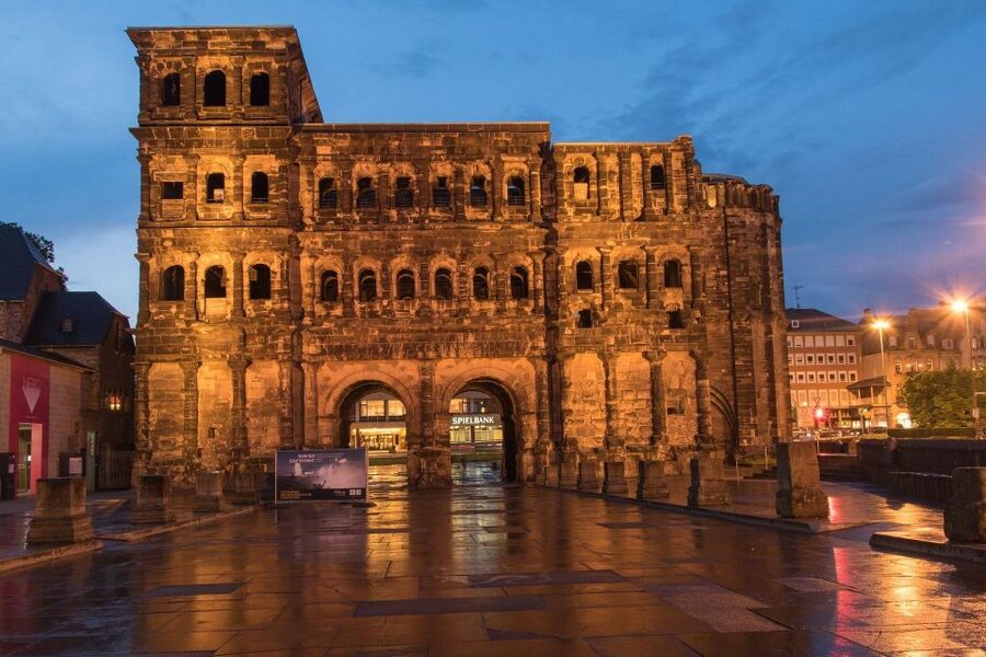 Trier: Private Guided Walking Tour - Porta Nigra: the giant gate and why it’s called that