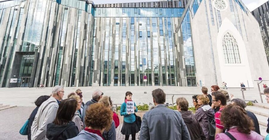 University of Leipzig: Guided Campus Walking Tour - Meeting at the New Augusteum information counter