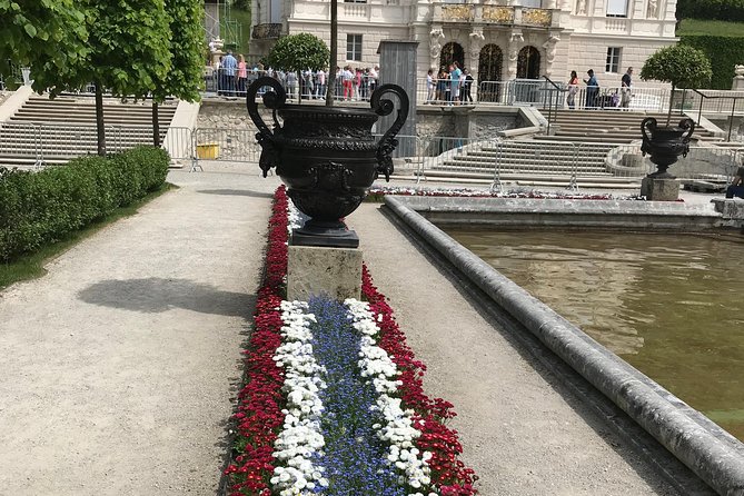 VIP Day Trip Neuschwanstein and Linderhof Castle from Munich - Timing, group size, and the rare VIP shuffle