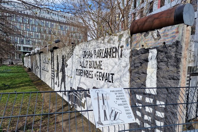 Walking on the Wall: 3-Hour Tour in Berlin - Stop 1: Liesenbrücken, the abandoned bridge in the Wall’s path