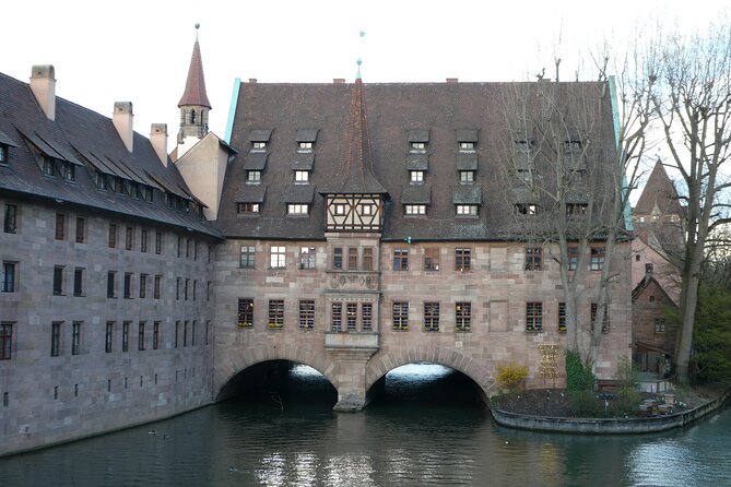 Walking tour Nuremberg - How the Route Starts and Ends at Schöner Brunnen, Hauptmarkt