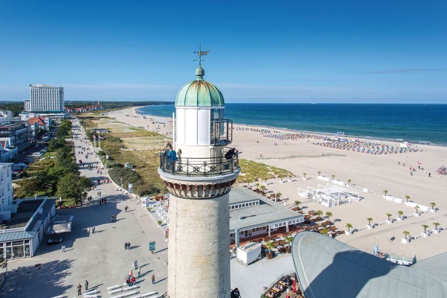 Warnemünde: Guided Walking Tour - Bannhofsbrücke and the Old River: A Mini Geography Lesson