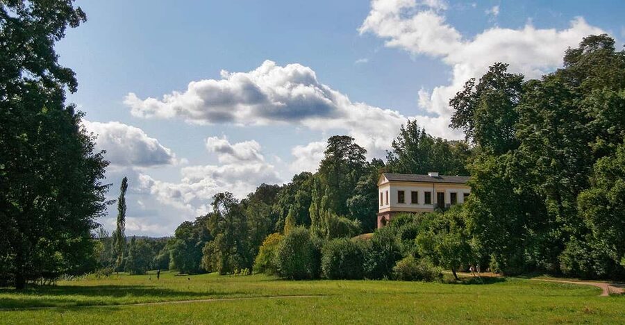 Weimar: Old Town Guided Walking Tour - Past the park: a quick pause before the Goethe moment