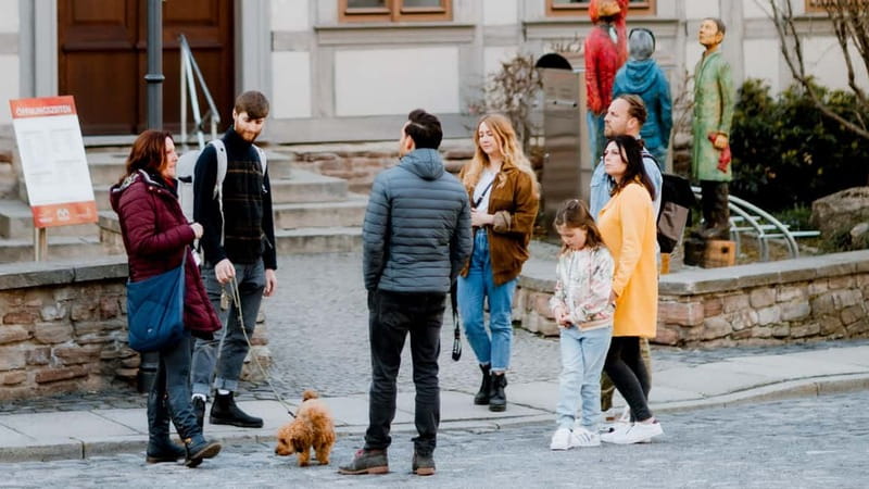 Wernigerode: Daily city tour "1000 steps around the town hall" - A one-hour orientation walk that starts at the heart of town