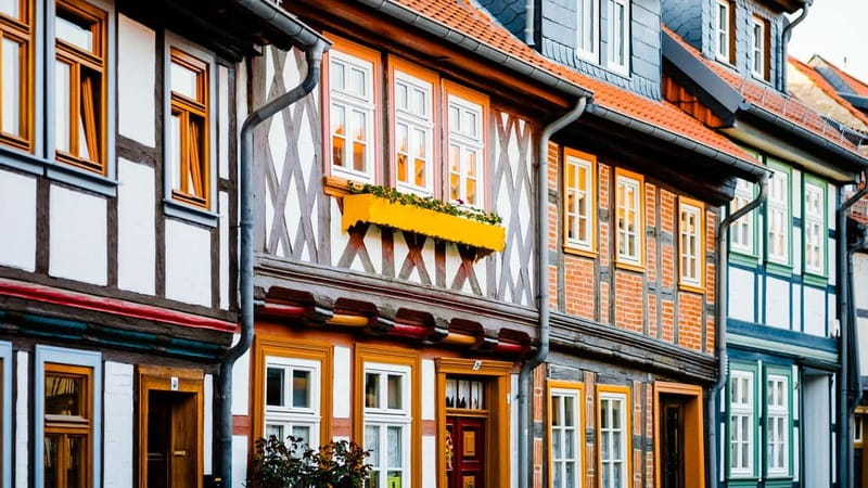Wernigerode: Daily city tour "1000 steps around the town hall" - St. Sylvestrikirche church: where the tour slows down for meaning