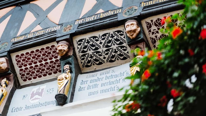 Wernigerode: Daily city tour "1000 steps around the town hall" - Why the official guide setup makes a difference