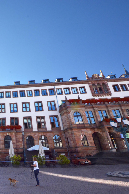 Wiesbaden: Schnuppertour - public tour - Wilhelmstraße and the center streets: learning how Wiesbaden flows