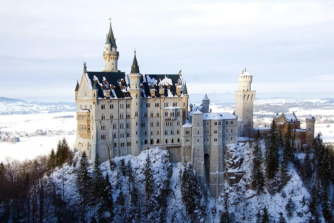 Winter Tour to Neuschwanstein Castle from Munich - Coach Comfort and Onboard Storytelling With Your Live English Guide