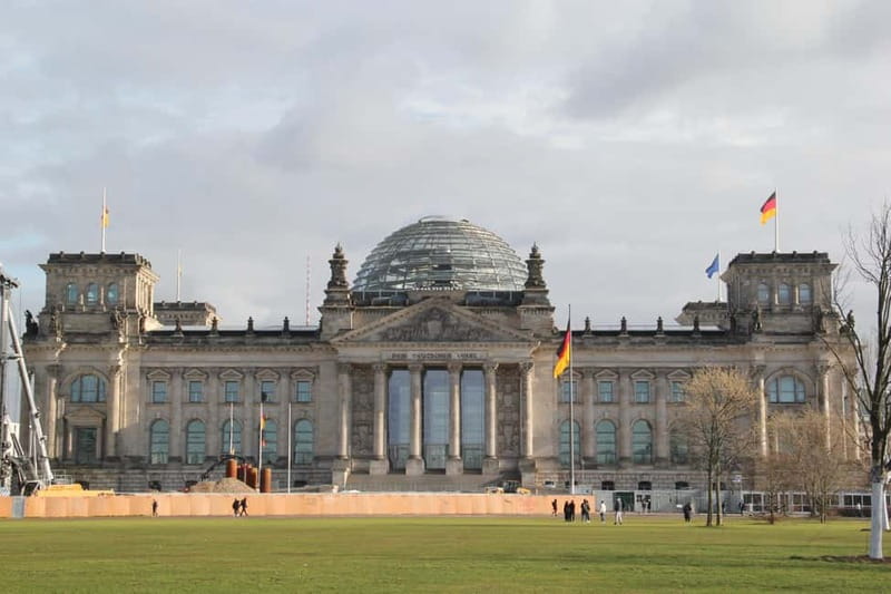 With Reichstag roof-terrace: Insider Parliament tour - Meet Your Insider and the Practical Start at the Reichstag