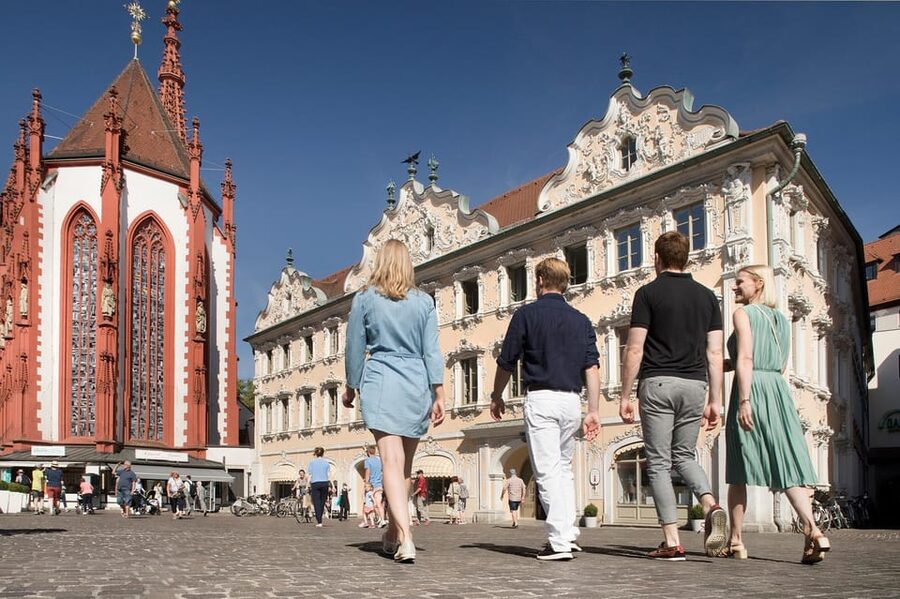 Würzburg: Guided Walking Tour - Start at Falkenhaus, Marktplatz 9, and get oriented fast