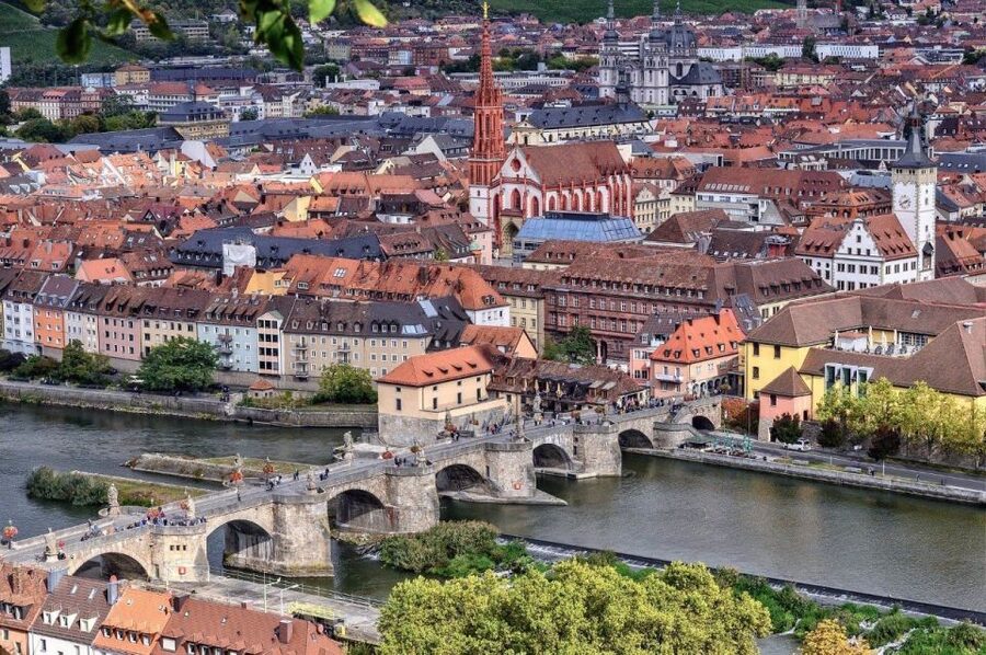 Würzburg: Private Walking Tour With Professional Guide - The winemaking story you will actually remember