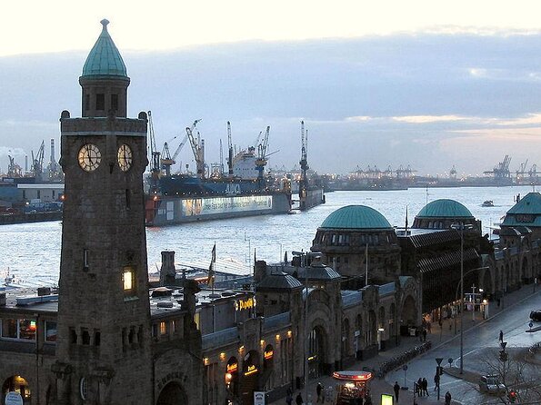 Your private 3-hour Hamburg driving tour with a former policeman - Key highlights at a glance